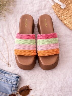 Aldo Yassu Chunky Platform Sandals Size 7 Rainbow Knit Slides Like New